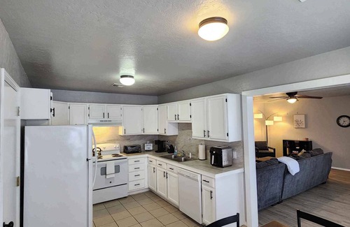 Lawton House | Cozy Retreat - Family & Pet Friendly Near Ft. Sill