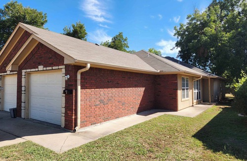 Lawton House | Cozy Retreat - Family & Pet Friendly Near Ft. Sill
