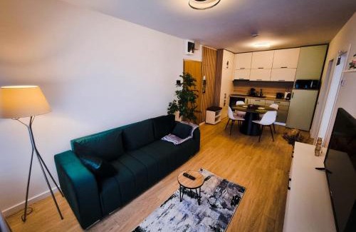 Vladeni Apartment | Cozy Retreat Grand Chalet Aparthotel