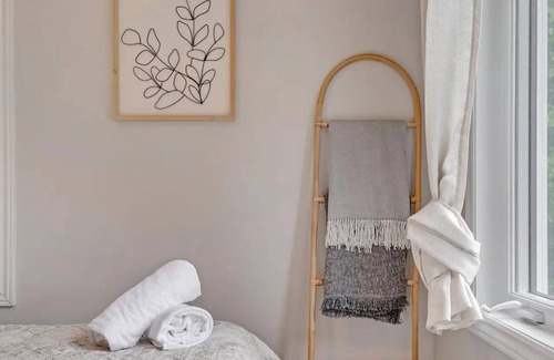 Mont Ste. Marie Condo | Cozy Retreat in Mont. St. Marie - 2 Queen Beds (Pet-Friendly!)