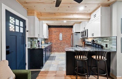 Five Points Apartment | Cozy Retreat in Downtown Denver