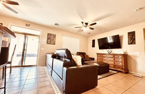 Laveen Ranch House | Cozy Retreat in Phoenix w/ heated pool. Scenic mountain views and King Bed