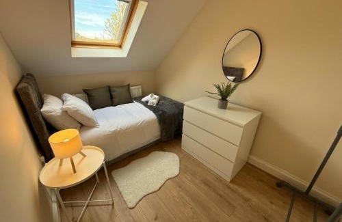 Redhill House | Cozy Retreat in Redhill