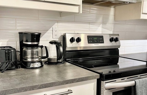 East Kildonan House | Cozy retreat in Winnipeg & a variety of great amenities nearby!