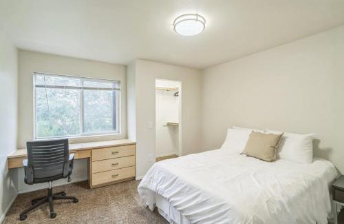 Harlow Apartment | Cozy Retreat Near Autzen Stadium Fully Furnished