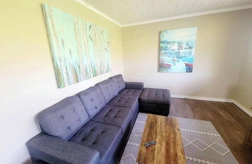 Namur Cottage | Cozy Retreat on route to Mont-Tremblant! Fronting Riviere Rouge! (Pet-Friendly)
