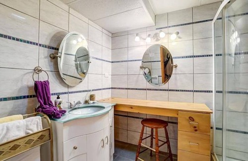 Namur Cottage | Cozy Retreat on route to Mont-Tremblant! Fronting Riviere Rouge! (Pet-Friendly)