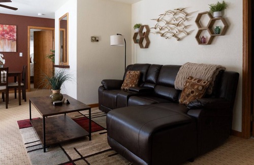 Ouray Condo | Cozy Retreat: Perfect for Couples! Fireplace, Mountain Views&High-Speed Internet