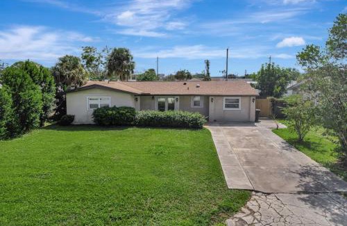 Sarasota House | Cozy Retreat pvt rm Close To Siesta Keys J3A shared home