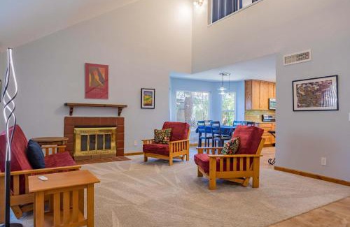 Ahwatukee Foothills House | Cozy Retreat with Pool Views Walk to South Mtn Trails
