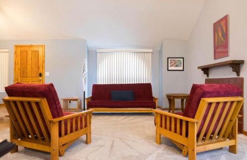 Ahwatukee Foothills House | Cozy Retreat with Pool Views Walk to South Mtn Trails