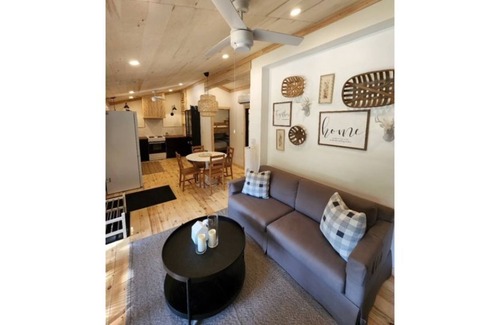 Minden Hills Cottage | Cozy River Front Cottage with Sandy Bottom