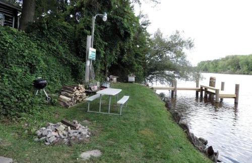 Fremont House | Cozy Riverside Cabin Rental with Fishing Access on Wolf River, Wisconsin
