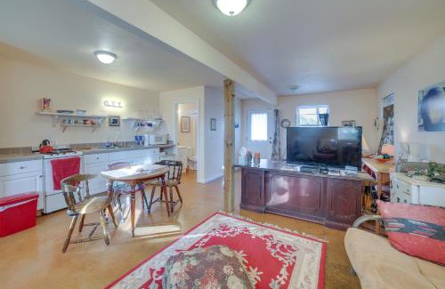 Rogers Apartment | Cozy Rogers Studio Apt with Lake Access and Fire Pit!