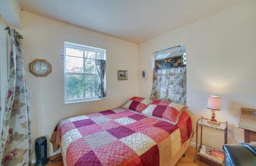 Rogers Apartment | Cozy Rogers Studio Apt with Lake Access and Fire Pit!