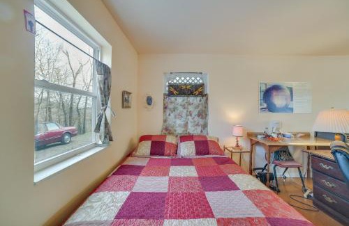 Rogers Apartment | Cozy Rogers Studio Apt with Lake Access and Fire Pit!
