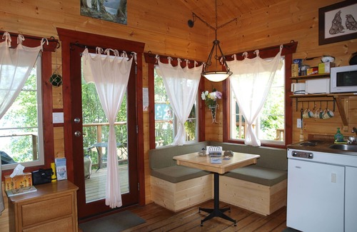 Ucluelet Cabin | Cozy, romantic waterfront cabin. Sleeps 2, pet-friendly, walk to all amenities.