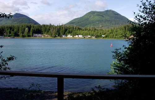 Ucluelet Cabin | Cozy, romantic waterfront cabin. Sleeps 2, pet-friendly, walk to all amenities.
