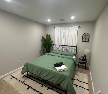 Ampere Apartment | Cozy Rooftop Home, Near Downtown Newark, EWR & NYC