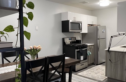 Rolling Meadows Apartment | Cozy Room for Women in 2BR Apt