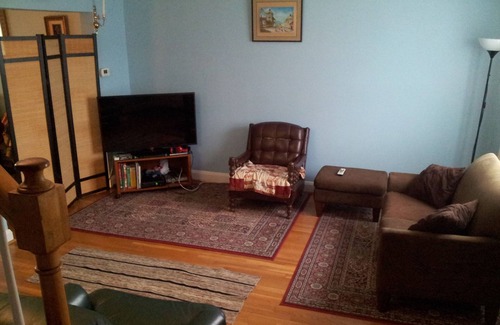 Towson House | Cozy room in a townhouse (one person)