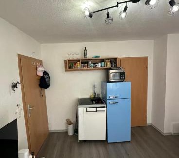 Oberdorla House | Cozy Room in Central Raunheim