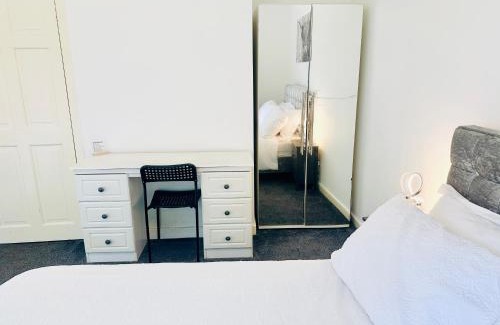Drumchapel House | Cozy Room in Glasgow West End