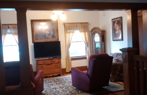Kasson House | Cozy Room in Historical Home near Mayo Clinic