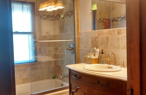 Kasson House | Cozy Room in Historical Home near Mayo Clinic