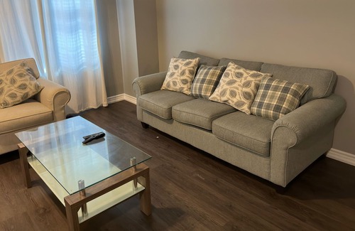Guelph House | Cozy Room in Modern 2-Bedroom Apartment