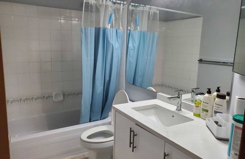 Northwest Edmonton House | Cozy room in Northwest Edmonton within 1.3 km of all shopping