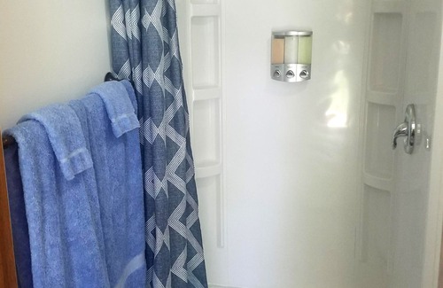 Garretson Apartment | Cozy Room In Small Town