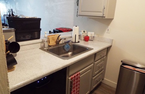 West University Condo | Cozy Room Near U of A Campus