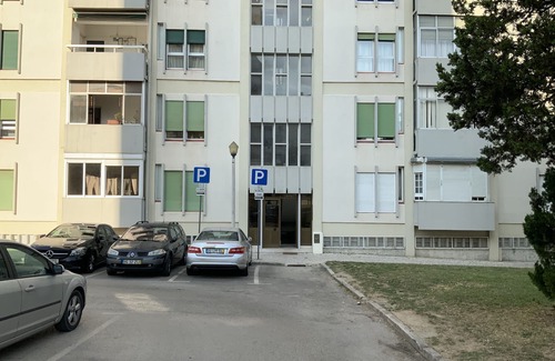 Olivais Apartment | Cozy room next to Metro Station, close to Airport , easy access to city center