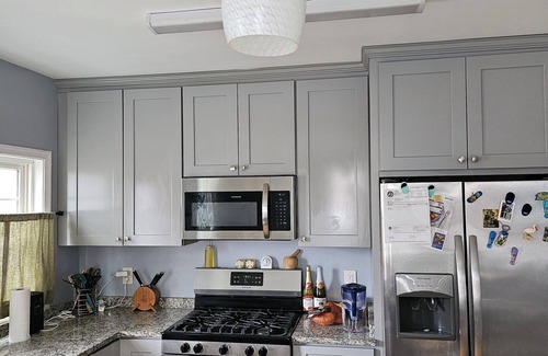 Carroll-South Hilton House | Cozy Room, shared bathroom.