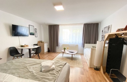 Porta Westfalica Bed & Breakfast | Cozy room with NETFLIX and private bathroom