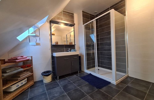 Chateauroux Bed & Breakfast | Cozy room with sitting area and breakfast included