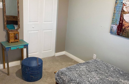 Burlington House | Cozy rooms like homes! Three 3️⃣ Quiet and comfortable rooms!
