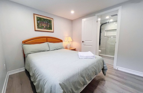 Markham House | Cozy Rooms Near Subway