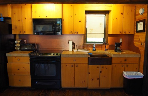 Clewiston Cabin | Cozy rustic cabin in the Heartland of Florida!
