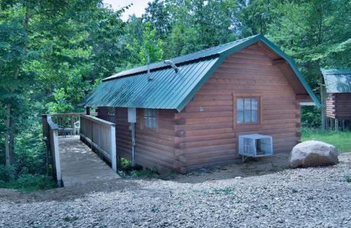 Bloomington House | Cozy Rustic Cabin with Views