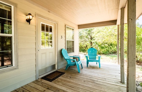 Van Alstyne Cabin | Cozy Rustic Cabins for Self or Family Retreat