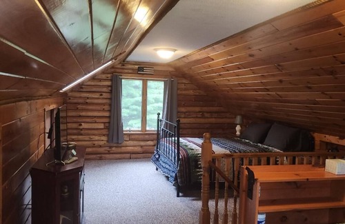 Forestport Cabin | Cozy Rustic Forestport Cabin: Centrally Located Just Before Adirondack Park 😊