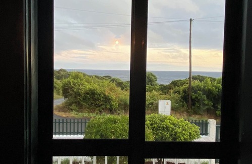 Madalena House | Cozy rustic house with sea and mountain views