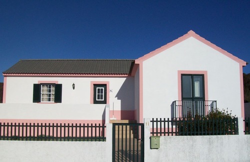Madalena House | Cozy rustic house with sea and mountain views