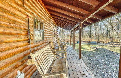 Saint Joe Cabin | Cozy, Rustic, & Spacious 10-person cabin near Grinder's Ferry & Tyler Bend!