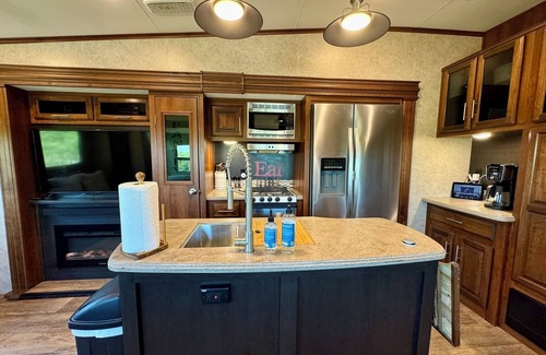 Breckenridge House | Cozy RV in Breckenridge nestled in the woods of a 50 acre farm