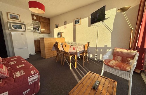 Notre-Dame-de-Bellecombe Apartment | Cozy studio at the foot of the slopes with pool and parking - 4 pers