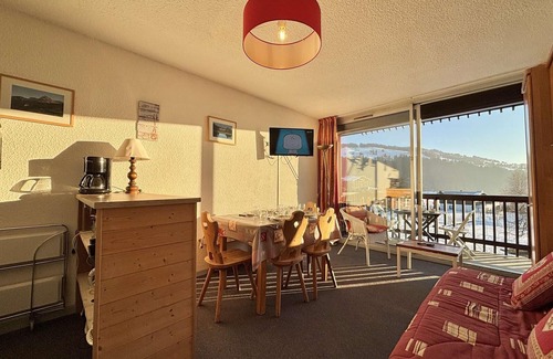 Notre-Dame-de-Bellecombe Apartment | Cozy studio at the foot of the slopes with pool and parking - 4 pers