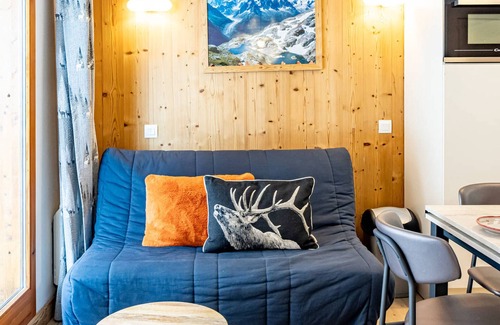 Montgellafrey Apartment | Cozy Ski-in/Ski-out Apartment for 6 with Balcony in Scenic Saint François Longchamp